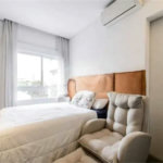 Apartamento de 306m² na melhor região de Moema, 3 suítes, 5 vagas, varanda gourmet, depósito, fora de rota