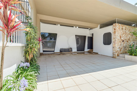Casa de Vila à venda com 4 quartos, sendo 3 suítes,  em Alto da Boa Vista, São Paulo, SP