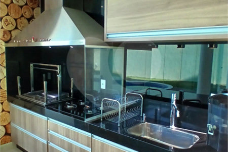 Casa à venda com 3 suítes no condomínio Figueira Garden, Atibaia - SP