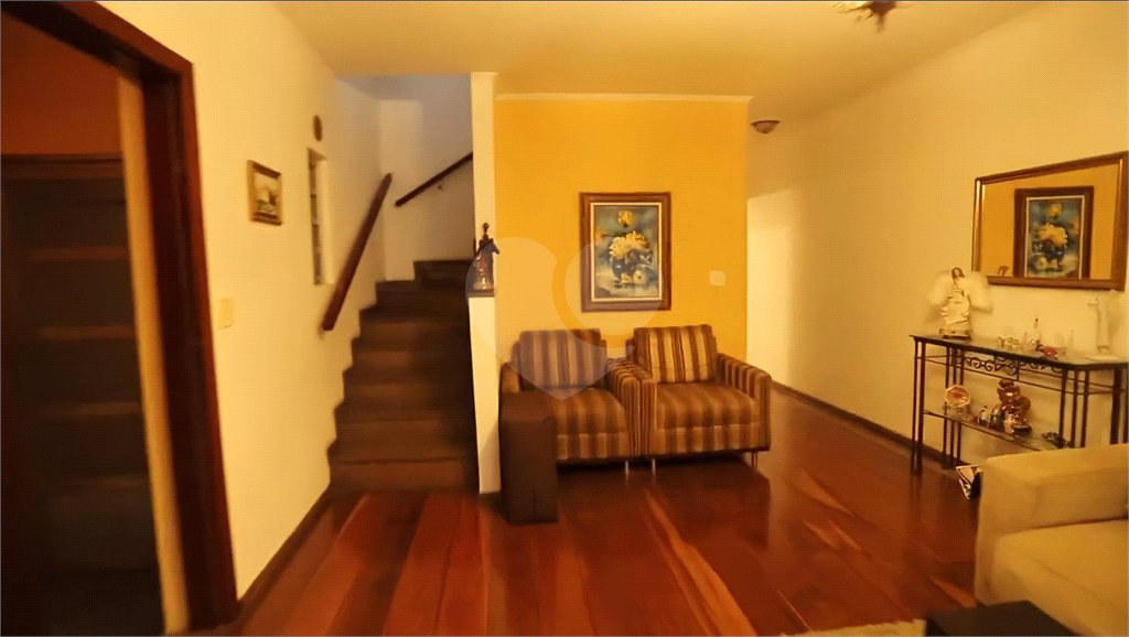 Sobrado à venda com 3 quartos, sendo 1 suíte, em Chora Menino, São Paulo, SP