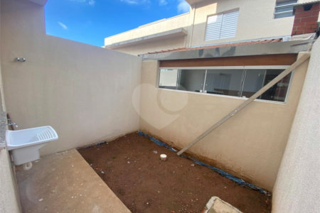 Casa para alugar com 2 suítes no condomínio Residencial Vila Amélia, Poá - SP