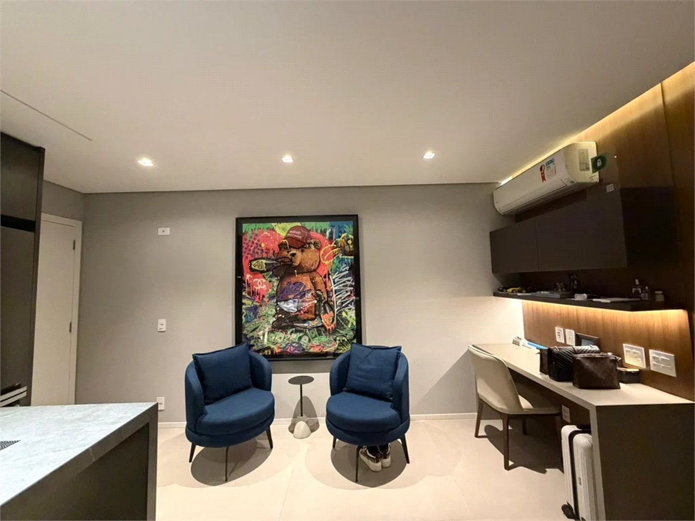 Apartamento à venda com 4 quartos, sendo 1 suíte,  em Cerqueira César, São Paulo, SP