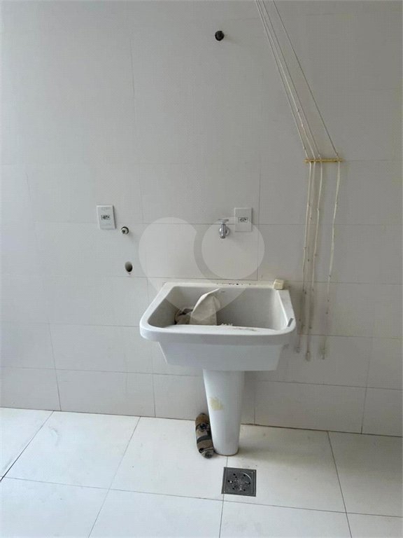 Casa à venda com 4 quartos, sendo 2 suítes,  no condomínio Residencial Castanheira, Sorocaba - SP