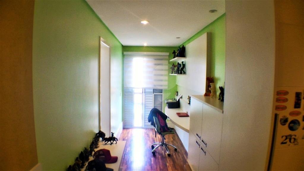 Casa à venda com 5 suítes no condomínio Travessa Tenente Ariston de Oliveira,4, São Paulo - SP