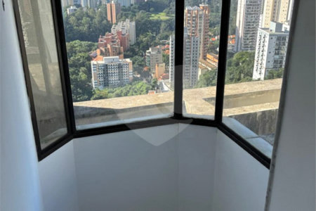 Cobertura à venda com 3 quartos, sendo 1 suíte, em Vila Andrade, São Paulo, SP