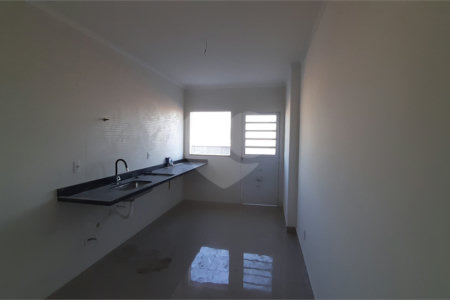 Casa à venda com 2 quartos no condomínio Residencial Luta, São Paulo - SP
