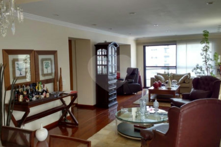 Apartamento à venda com 4 quartos, sendo 3 suítes, em Vila Andrade, São Paulo, SP