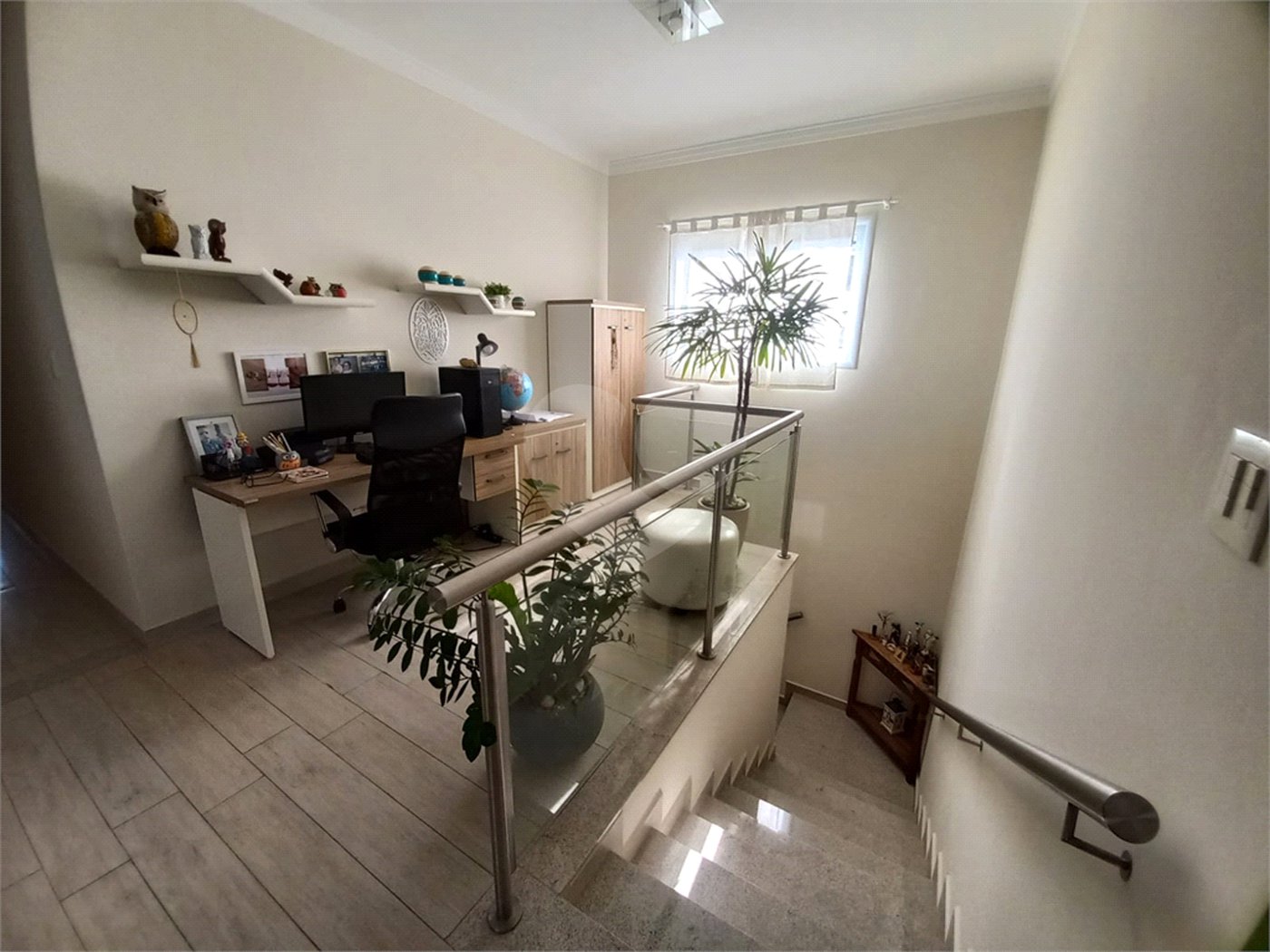 Casa à venda com 3 quartos, sendo 1 suíte, no condomínio São Domingos, Valinhos - SP