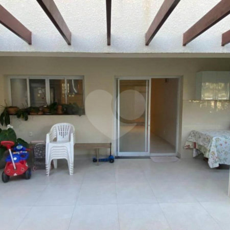Sobrado à venda com 4 quartos, sendo 2 suítes, em Jardim Esplanada II, Indaiatuba, SP