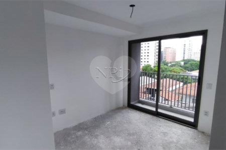 Apartamento à venda com 3 quartos, sendo 2 suítes,  em Moema, São Paulo, SP