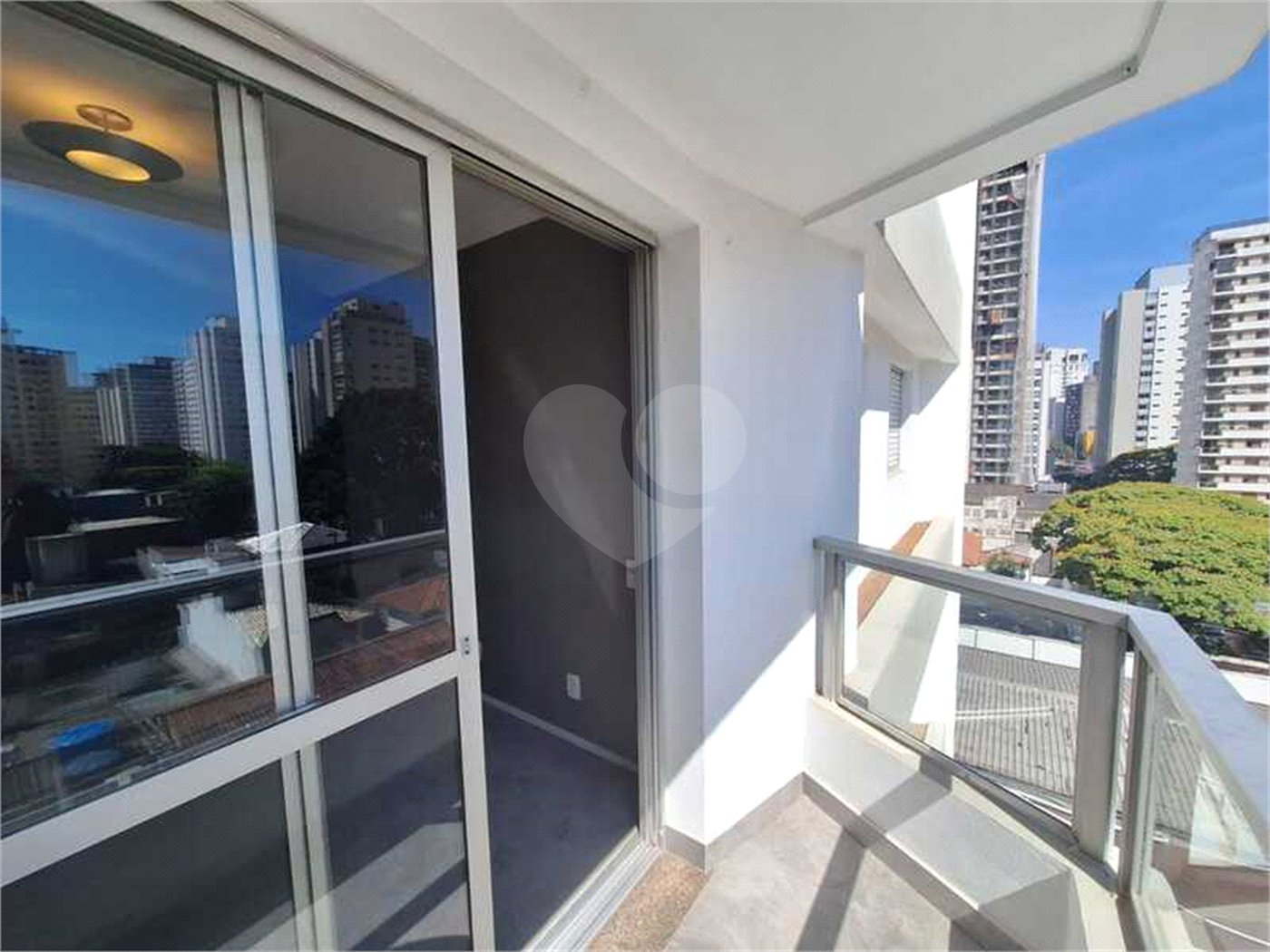 Apartamento à venda com 2 quartos, sendo 1 suíte,  em Indianópolis, São Paulo, SP