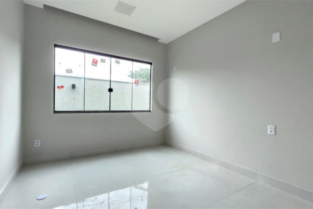 Casa à venda com 3 quartos, sendo 1 suíte, no condomínio Grand Park, Rio de Janeiro - RJ