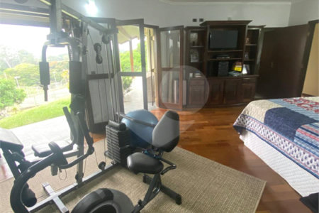 Casa à venda com 4 suítes no condomínio Vale da Santa Fé, Vinhedo - SP