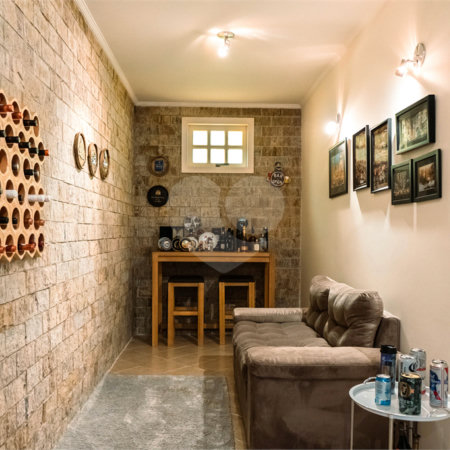 Casa à venda com 5 quartos, sendo 4 suítes, no condomínio Flamboyant, Atibaia - SP