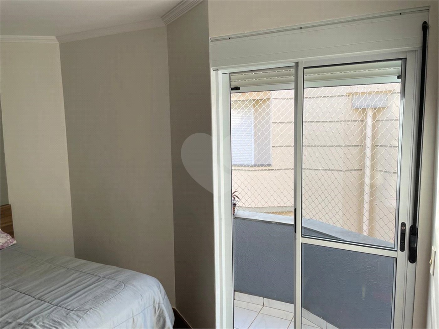 Casa à venda com 3 quartos, sendo 1 suíte, no condomínio Residencial Via Veneto, São Paulo - SP