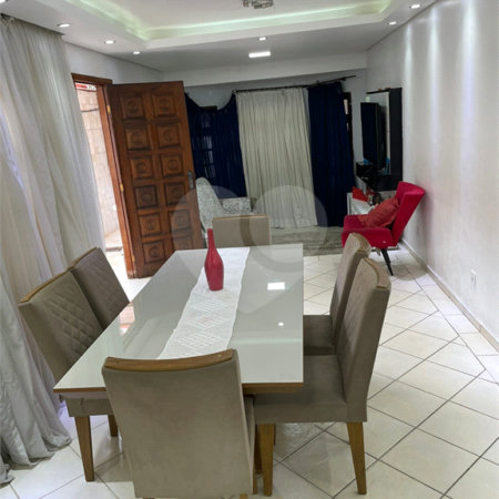 Sobrado à venda com 2 quartos, sendo 1 suíte,  em Ferreira, São Paulo, SP