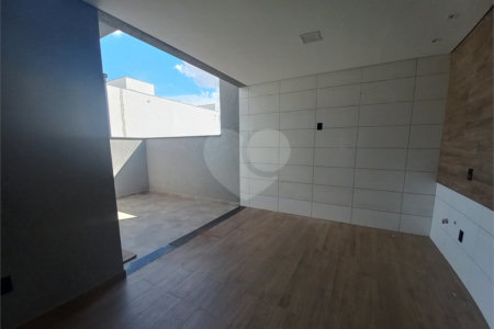 Casa à venda com 3 quartos, sendo 1 suíte, no condomínio Horto Florestal Villagio, Sorocaba - SP