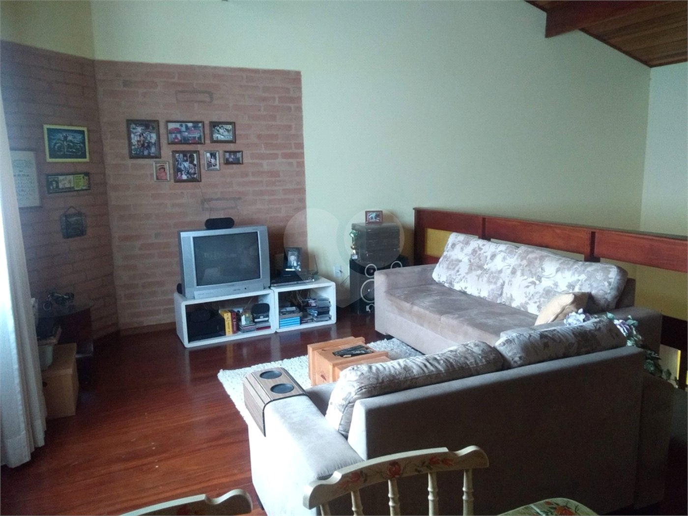 Chácara à venda com 4 quartos, sendo 1 suíte, em Bairro dos Pires, Extrema, MG