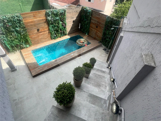 Sobrado à venda com 3 quartos, sendo 1 suíte,  em Vila Irmãos Arnoni, São Paulo, SP