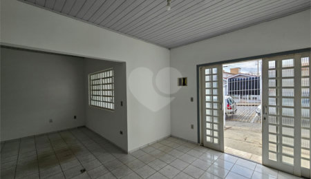 Casa à venda com 2 quartos, sendo 1 suíte, no Centro, Atibaia, SP