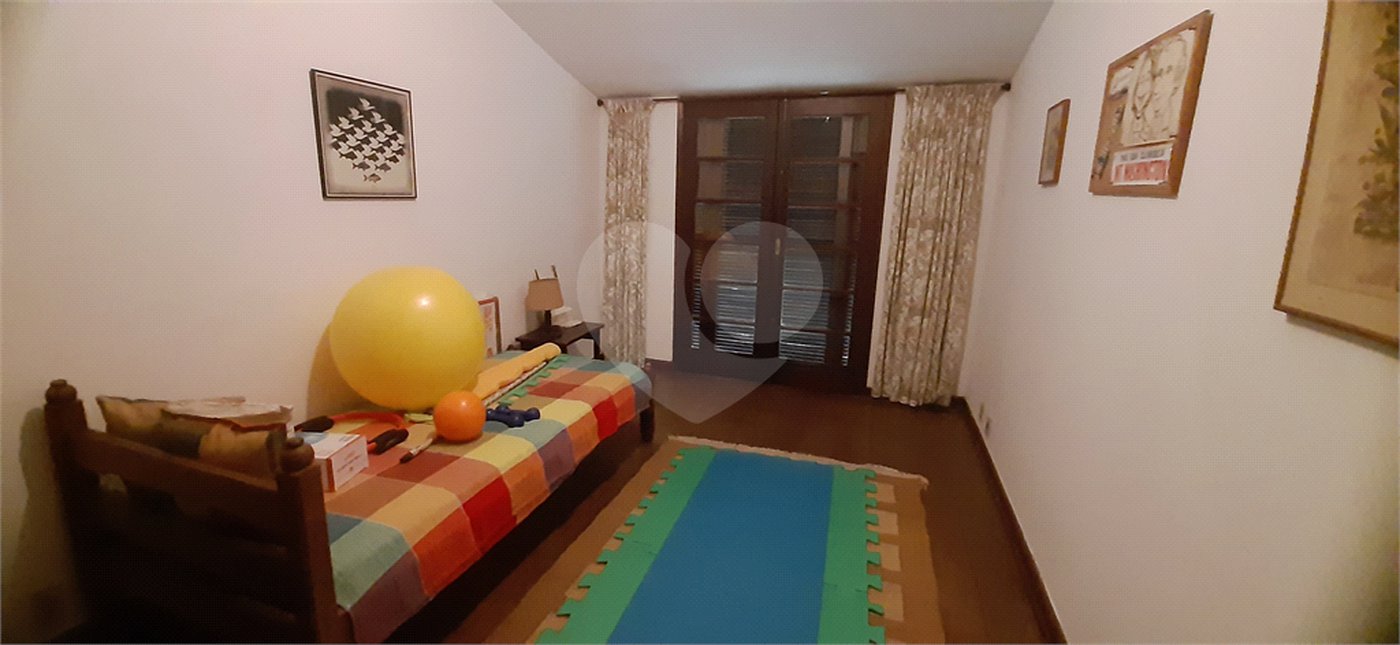 Casa Térrea à venda com 4 quartos, sendo 2 suítes, em Serra da Cantareira, Mairiporã, SP