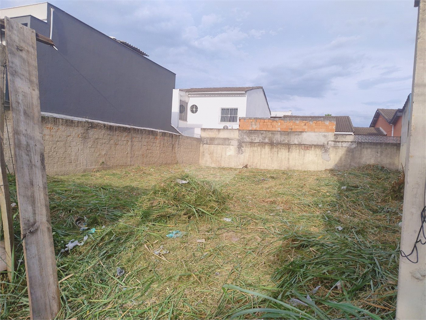 Terreno à venda no condomínio Mirela, Rio de Janeiro - RJ