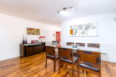 Casa à venda com 3 quartos, sendo 1 suíte, em Alto da Boa Vista, São Paulo, SP