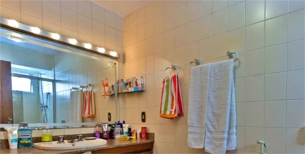 Apartamento à venda com 3 quartos, sendo 1 suíte, em Vila Andrade, São Paulo, SP