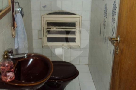 Sobrado à venda com 3 quartos, sendo 1 suíte,  em Jardim Pinheiros, São Paulo, SP