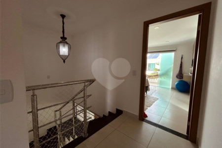 Duplex à venda com 1 quarto, sendo 3 suítes, em Taperapuan, Porto Seguro, BA