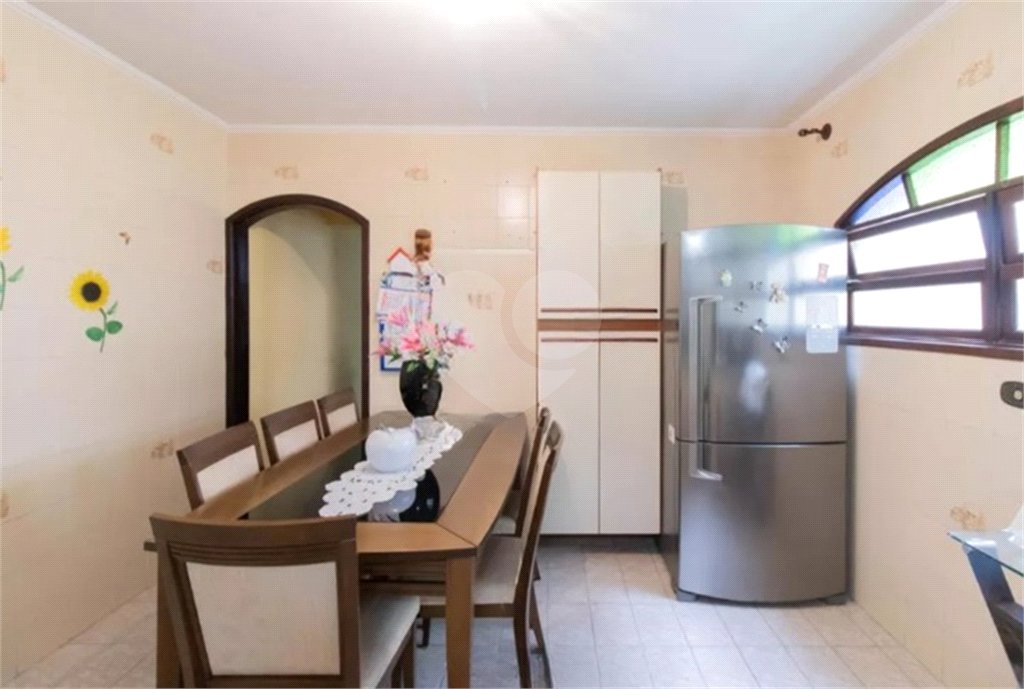 Casa à venda com 3 quartos, sendo 2 suítes,  em Jardim Santa Mena, Guarulhos, SP