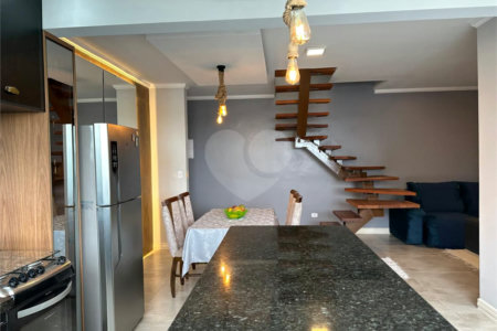 Duplex à venda com 3 quartos, sendo 2 suítes,  em Toninhas, Ubatuba, SP