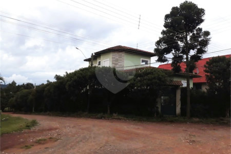 Sobrado à venda com 5 quartos, sendo 3 suítes, em Campos de Atibaia, Atibaia, SP