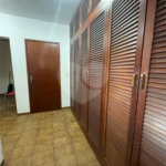 Sobrado à venda com 5 quartos, sendo 2 suítes,  em Vila Oliveira, Mogi das Cruzes, SP