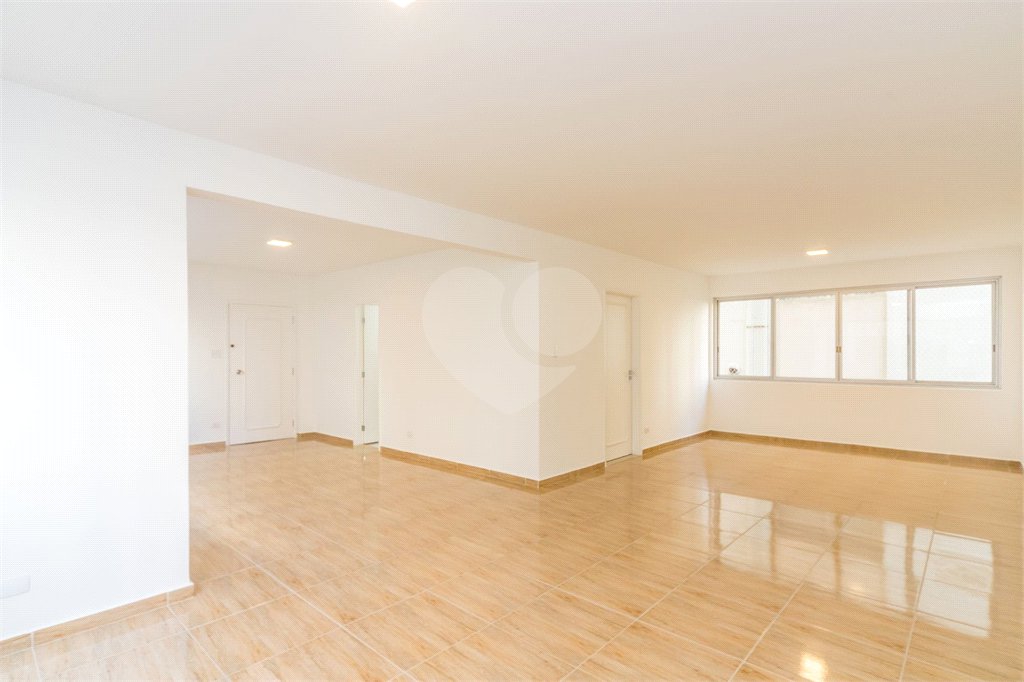 Apartamento à venda com 3 quartos, sendo 1 suíte, em Itaim Bibi, São Paulo, SP