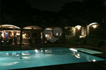 Casa à venda com 5 quartos, sendo 3 suítes, em Morumbi, São Paulo, SP