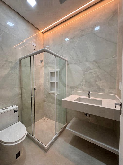 Casa à venda com 2 quartos, sendo 1 suíte, em Guriri, Cabo Frio, RJ