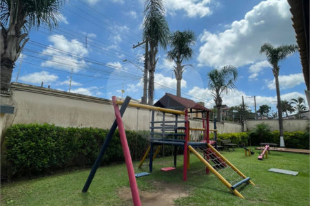 Casa à venda com 3 quartos, sendo 1 suíte,  no condomínio Montpellier, Mogi das Cruzes - SP