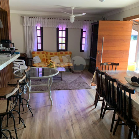 Casa Térrea à venda com 3 quartos, sendo 1 suíte,  em Alpes D'ouro, Bom Jesus dos Perdões, SP
