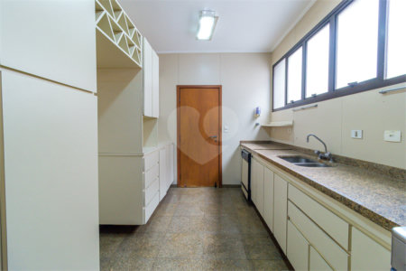 Apartamento à venda com 4 quartos, sendo 3 suítes,  em Chácara Santo Antônio, São Paulo, SP
