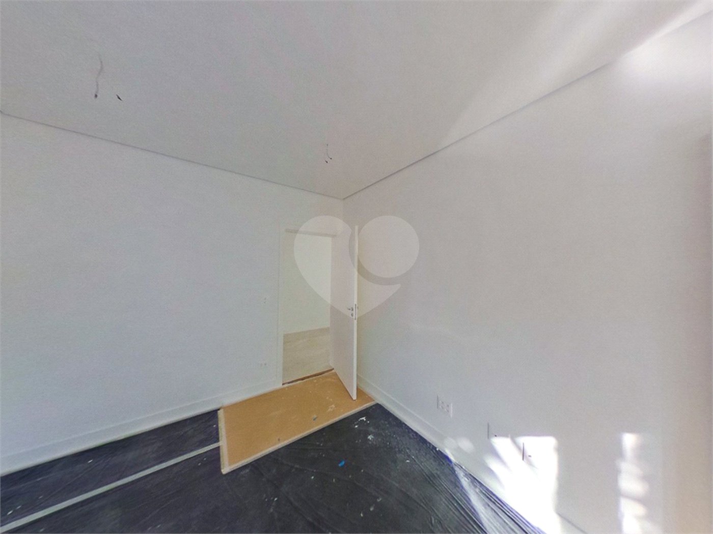 Casa à venda com 4 quartos, sendo 3 suítes,  em Jardim Marajoara, São Paulo, SP
