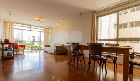 Apartamento à venda com 4 quartos, sendo 1 suíte,  em Cidade Monções, São Paulo, SP