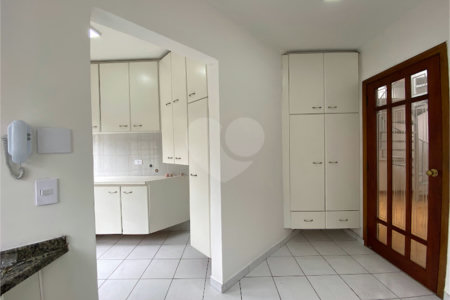 Sobrado à venda com 7 quartos, sendo 2 suítes, em Brooklin Paulista, São Paulo, SP