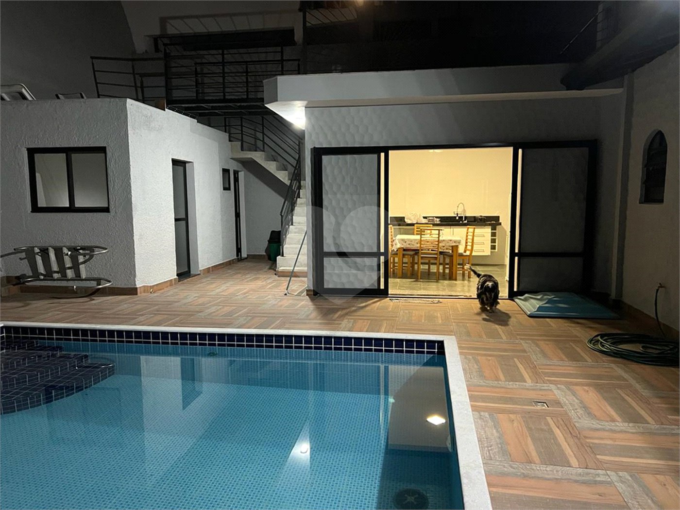 Casa à venda com 4 quartos, sendo 2 suítes,  no Centro, Serra Negra, SP