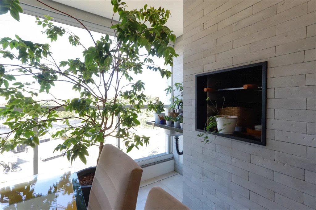 Apartamento à venda com 3 quartos, sendo 1 suíte, em Vila Anastácio, São Paulo, SP