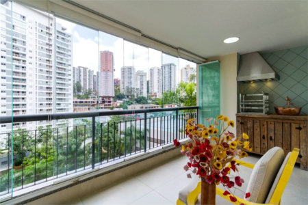 Apartamento à venda com 2 quartos, sendo 1 suíte,  em Vila Andrade, São Paulo, SP