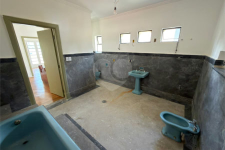 Sobrado para alugar com 6 quartos, sendo 2 suítes,  em Consolação, São Paulo, SP