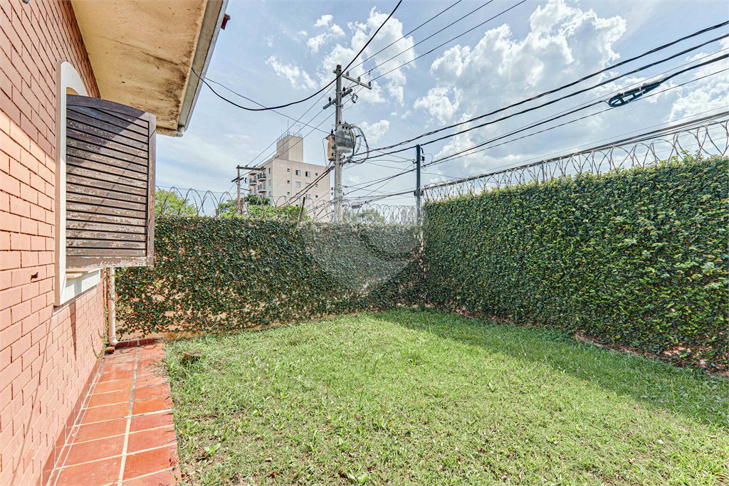 Casa Térrea à venda com 4 quartos, sendo 1 suíte,  em Jardim Prudência, São Paulo, SP