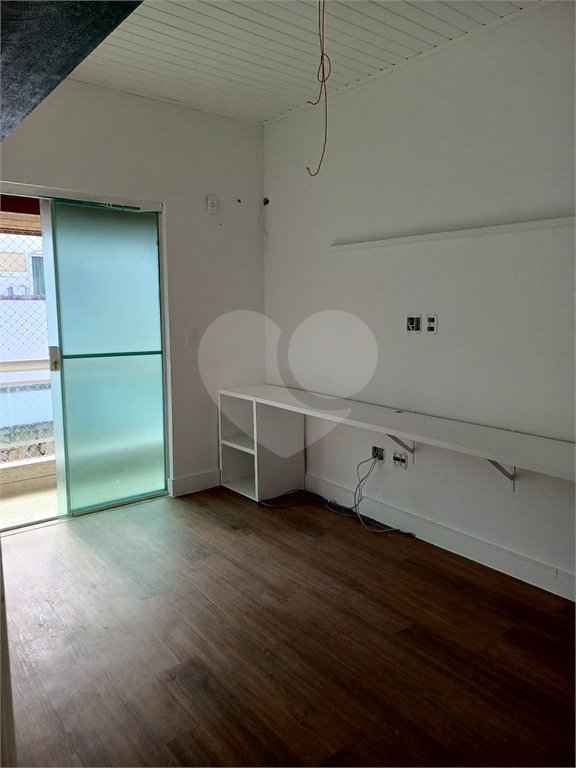 Casa à venda com 3 quartos, sendo 1 suíte, no condomínio Paraíso Classe A, Rio de Janeiro - RJ
