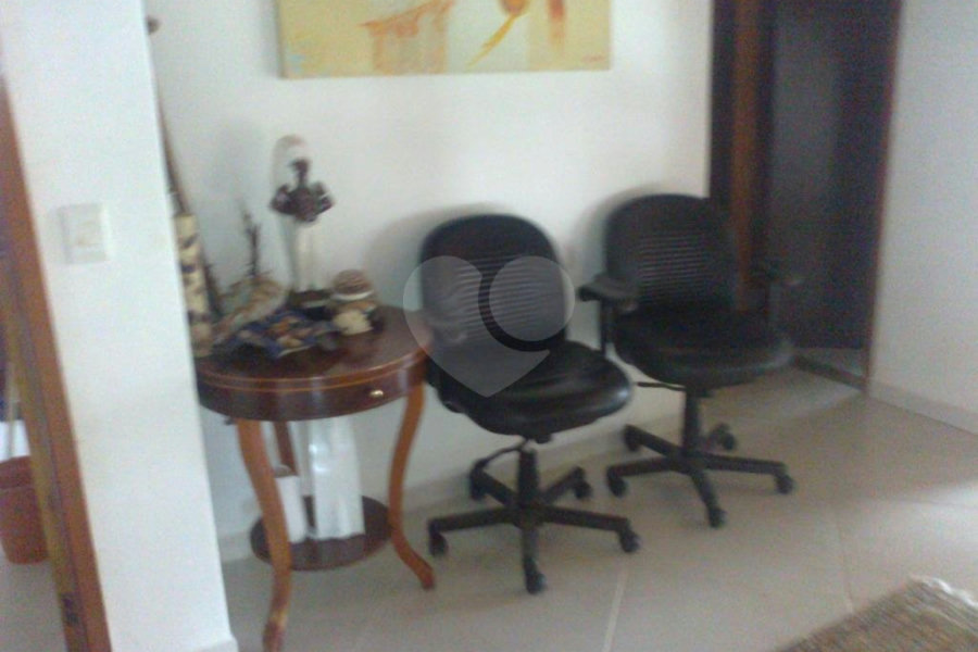 Sobrado à venda com 5 suítes em Enseada, Bertioga, SP